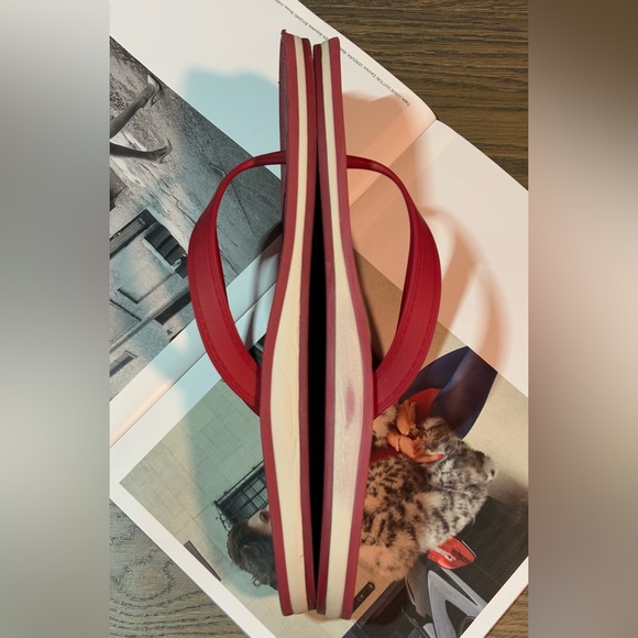 Coach Rubber Flip Flops Slides In Raspberry Size 9 - Picture 7 of 12